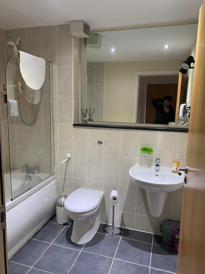 City Centre 2 Bedroom Apartment, Secure Parking. Глазгоу Екстериор снимка