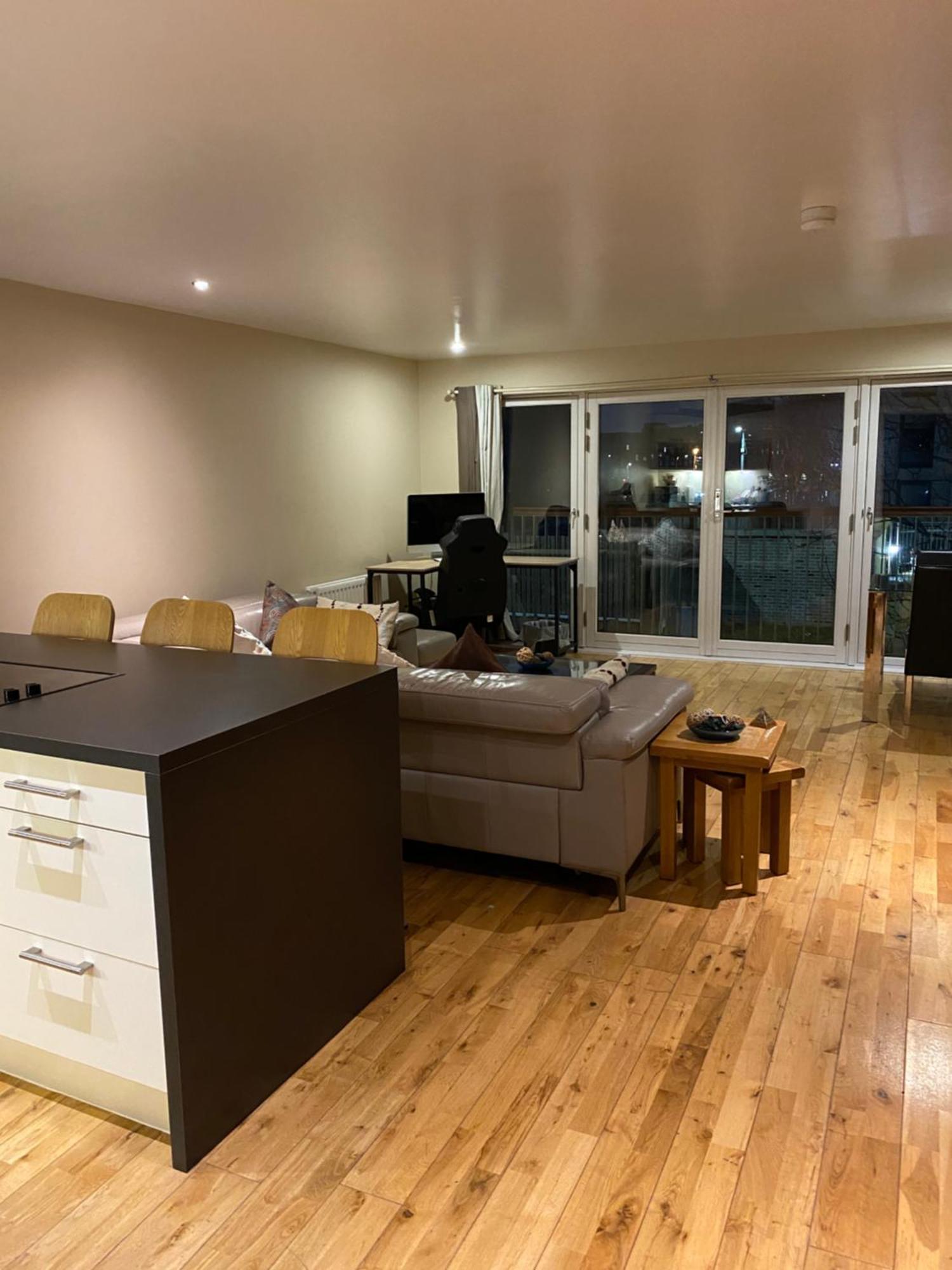City Centre 2 Bedroom Apartment, Secure Parking. Глазгоу Екстериор снимка